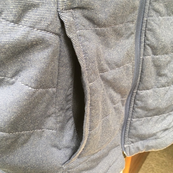 Columbia quilted blue vest. Full zip. Soft. High Collared neck. Size S. - Picture 3 of 6